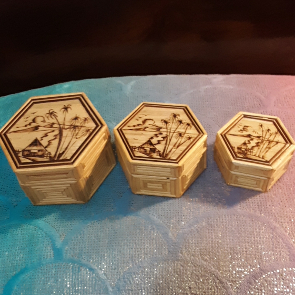 Rattan bamboo philipinian nesting boxes